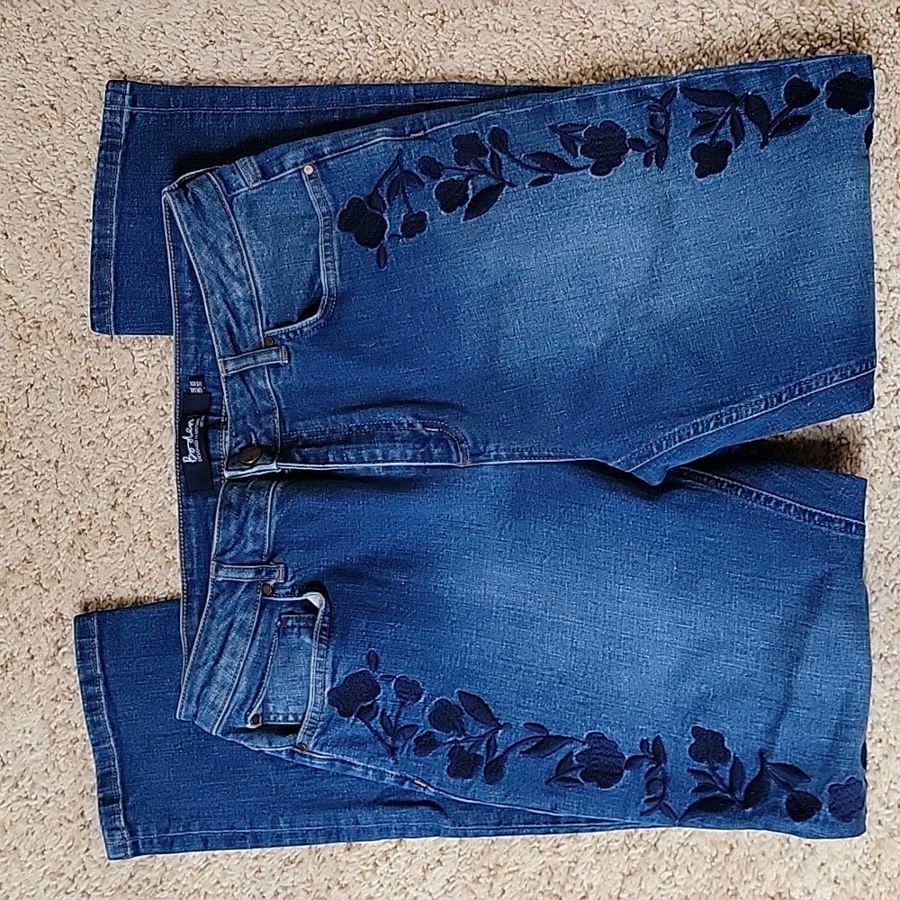 Women’s Straight Leg Jeans with Floral Embroidery - Blue